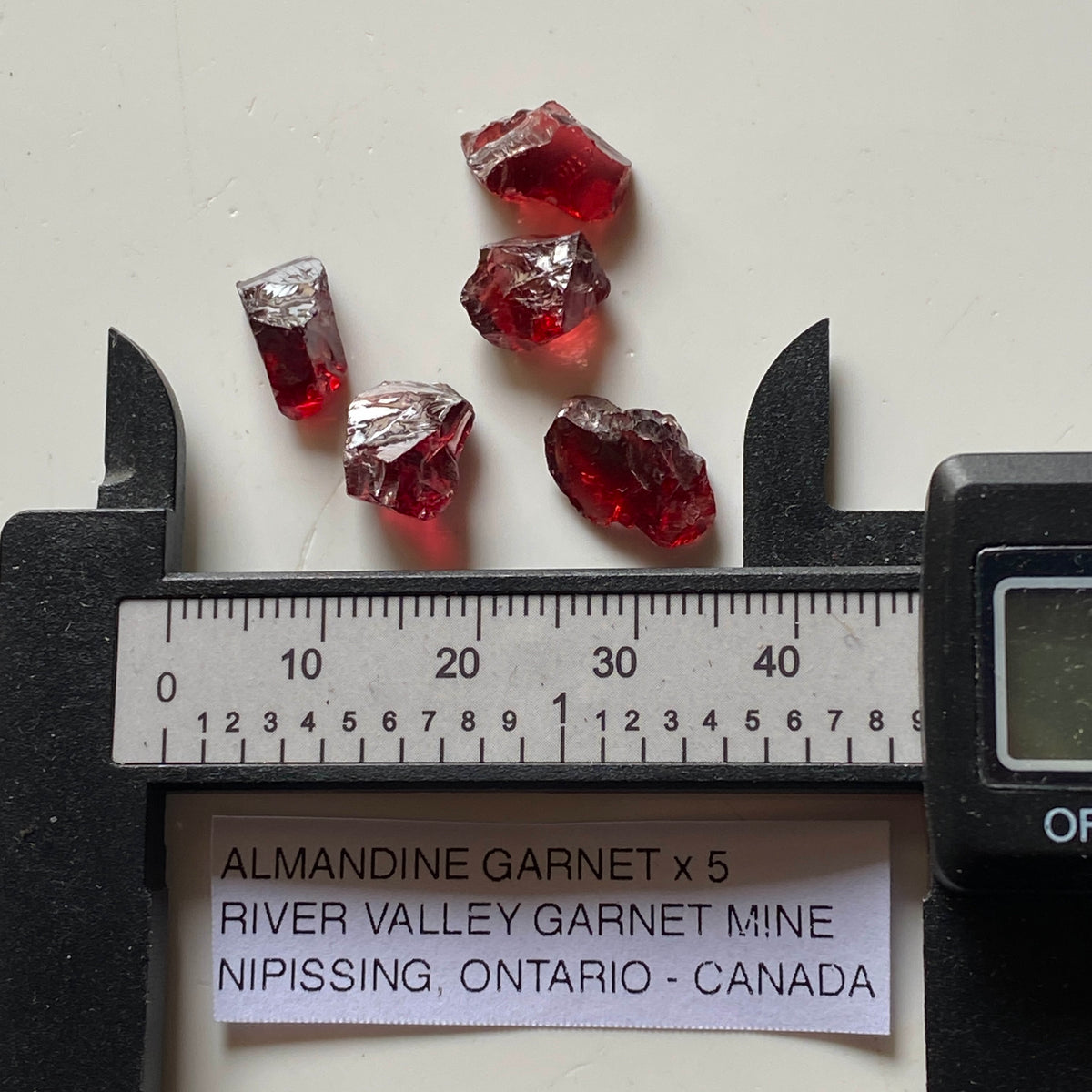 ALMANDINE GARNET x 5 : RIVER VALLEY GARNET MINE, ONTARIO, CANADA 20Ct  MF5387