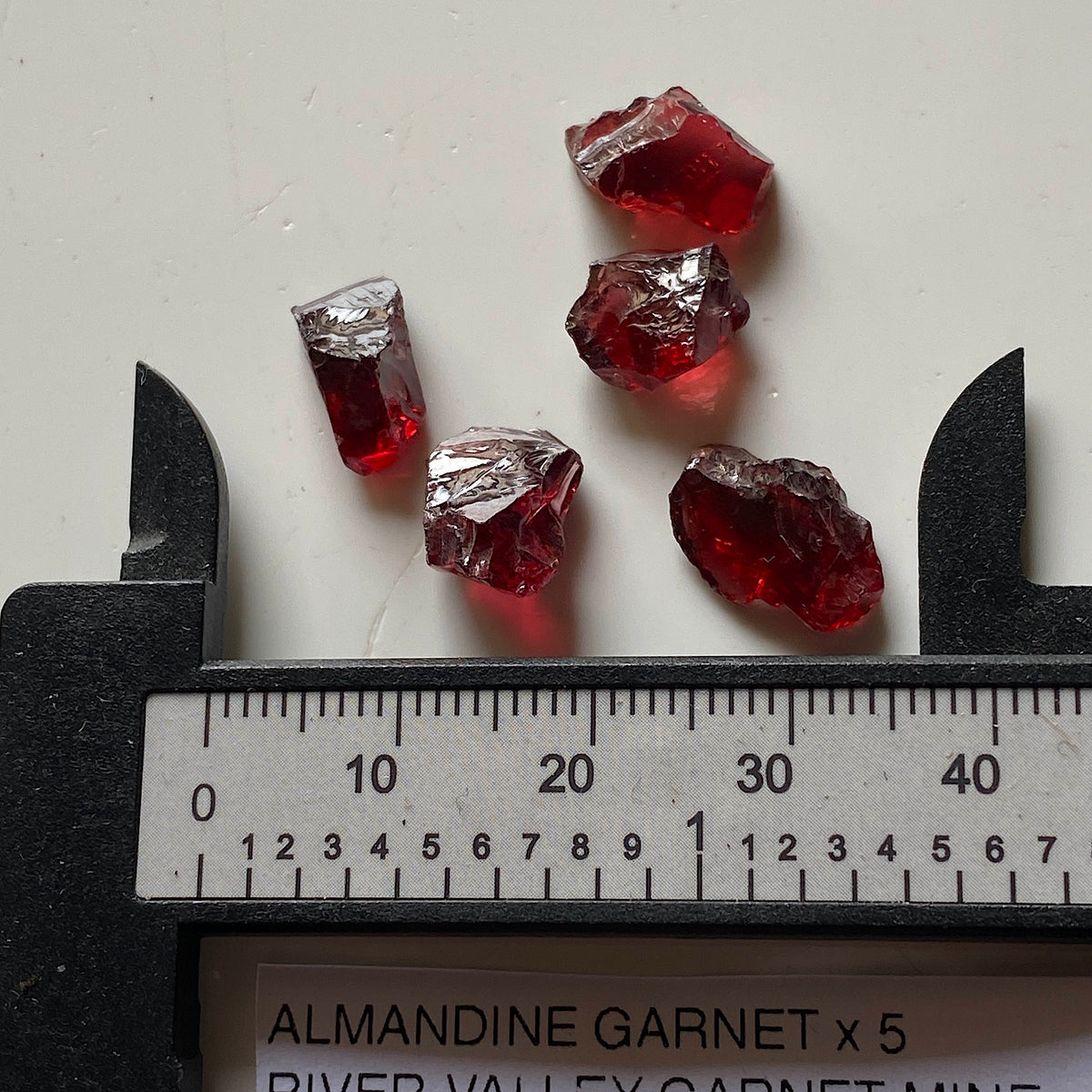 ALMANDINE GARNET x 5 : RIVER VALLEY GARNET MINE, ONTARIO, CANADA 20Ct  MF5387