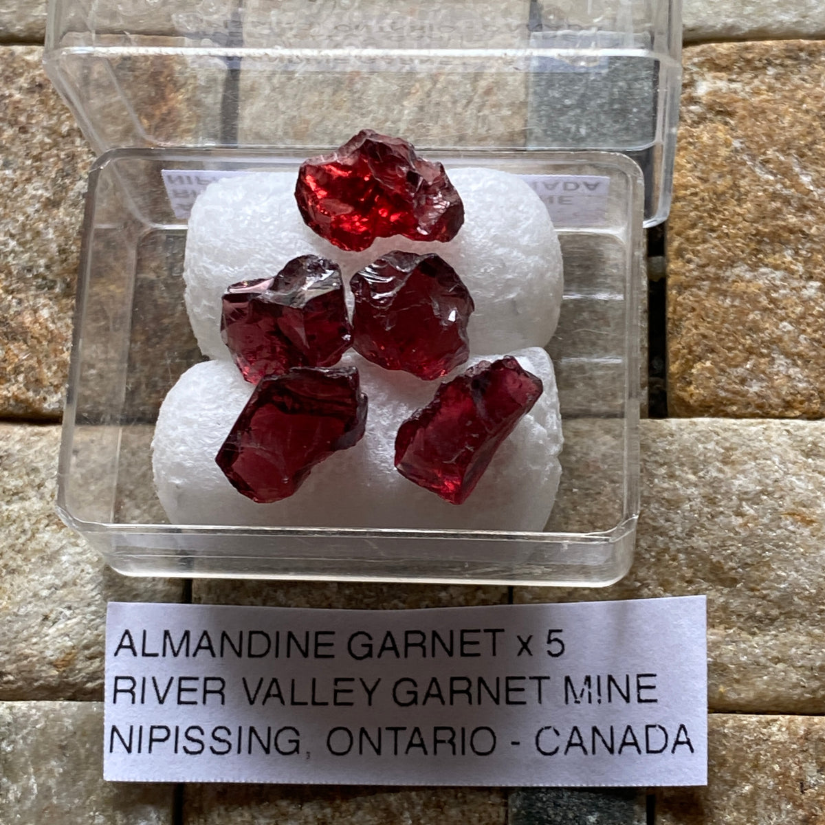 ALMANDINE GARNET x 5 : RIVER VALLEY GARNET MINE, ONTARIO, CANADA 20Ct  MF5387