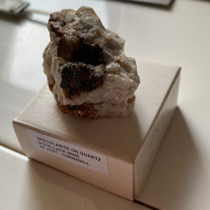 SPECULARITE ON QUARTZ : BOTALLACK MINE, ST JUST, CORNWALL 55g MF5388