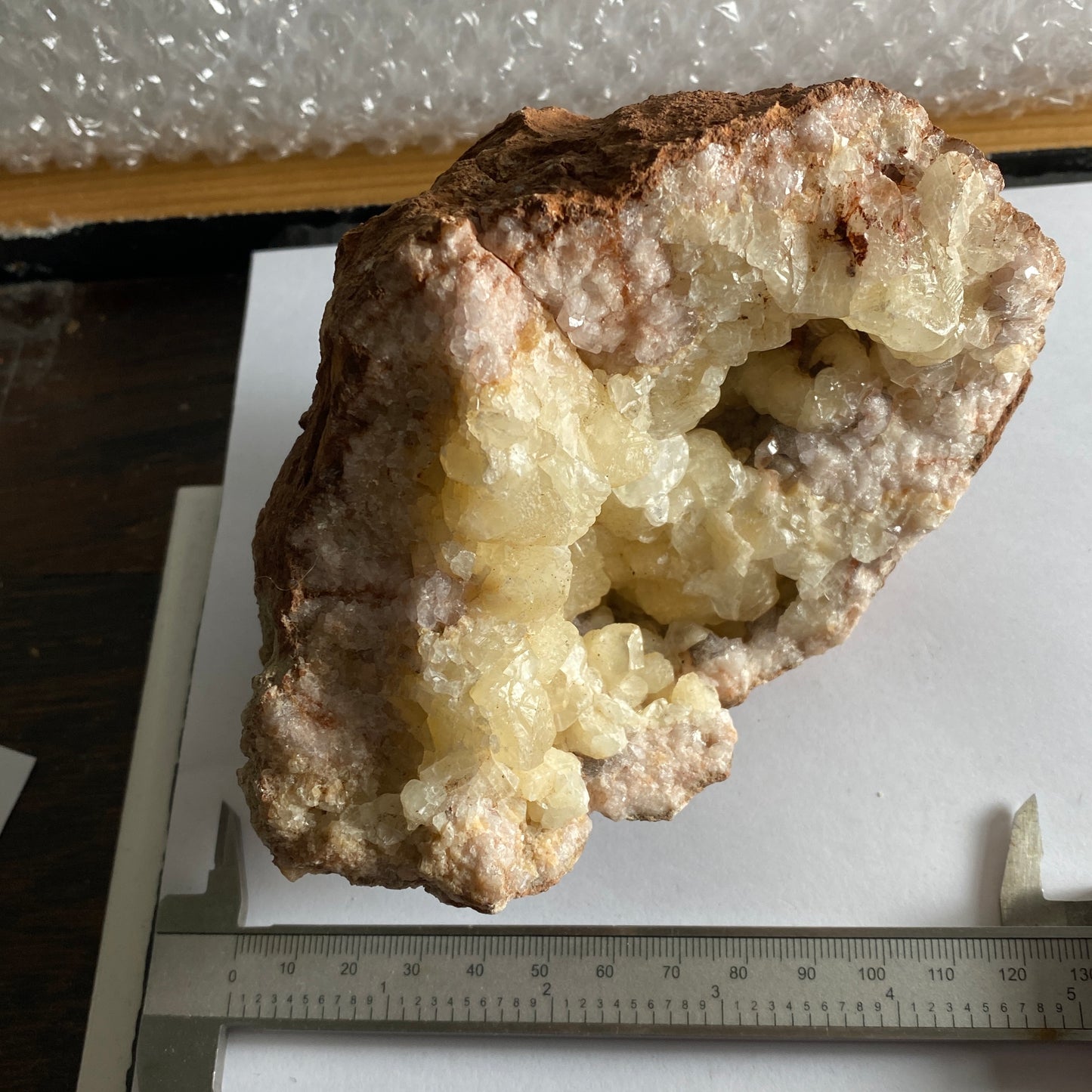 LIMESTONE VUG WITH CALCITE/QUARTZ, DULCOTE, SOMERSET HEAVY 990g MF1491