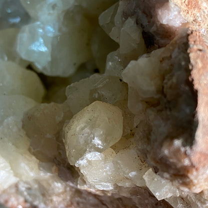 LIMESTONE VUG WITH CALCITE/QUARTZ, DULCOTE, SOMERSET HEAVY 990g MF1491