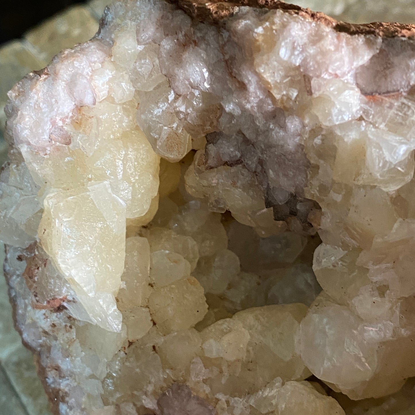 LIMESTONE VUG WITH CALCITE/QUARTZ, DULCOTE, SOMERSET HEAVY 990g MF1491