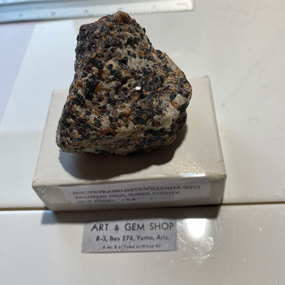 ZINCITE/FRANKLINIE/WILLEMITE ETC FROM FRANKLIN MINE, USA 160g MF808