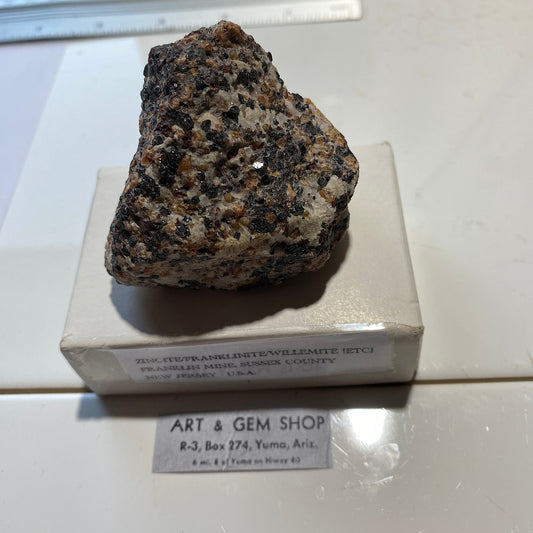 ZINCITE/FRANKLINIE/WILLEMITE ETC FROM FRANKLIN MINE, USA 160g MF808