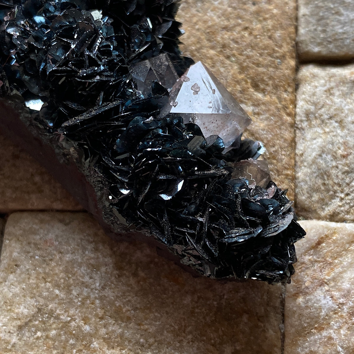SPECULARITE WITH QUARTZ EXQUISITE : BECKERMET MINE, EGREMONT, CUMBRIA 51g. MF5388