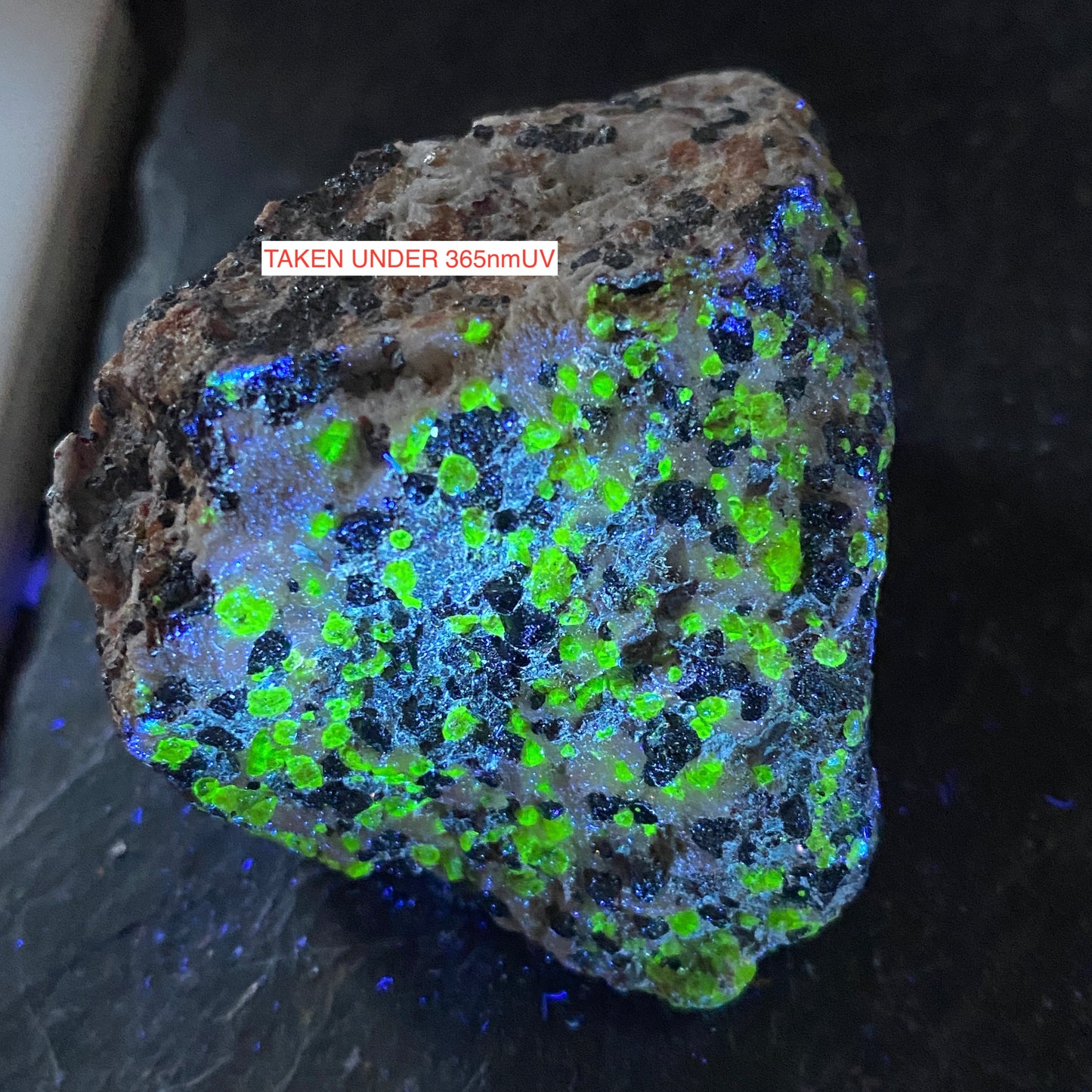 ZINCITE/FRANKLINIE/WILLEMITE ETC FROM FRANKLIN MINE, USA 160g MF808