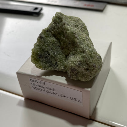 OLIVINE : UNIMIN MINE, YANCY COUNTY, NORTH CAROLINA, U.S.A.  47g. MF5390