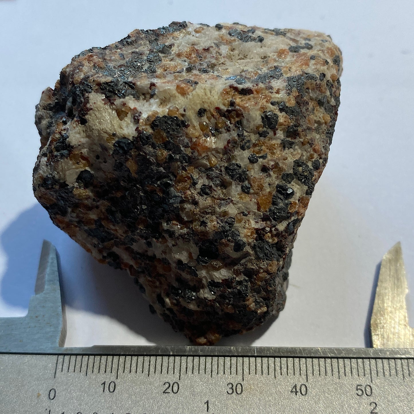 ZINCITE/FRANKLINIE/WILLEMITE ETC FROM FRANKLIN MINE, USA 160g MF808