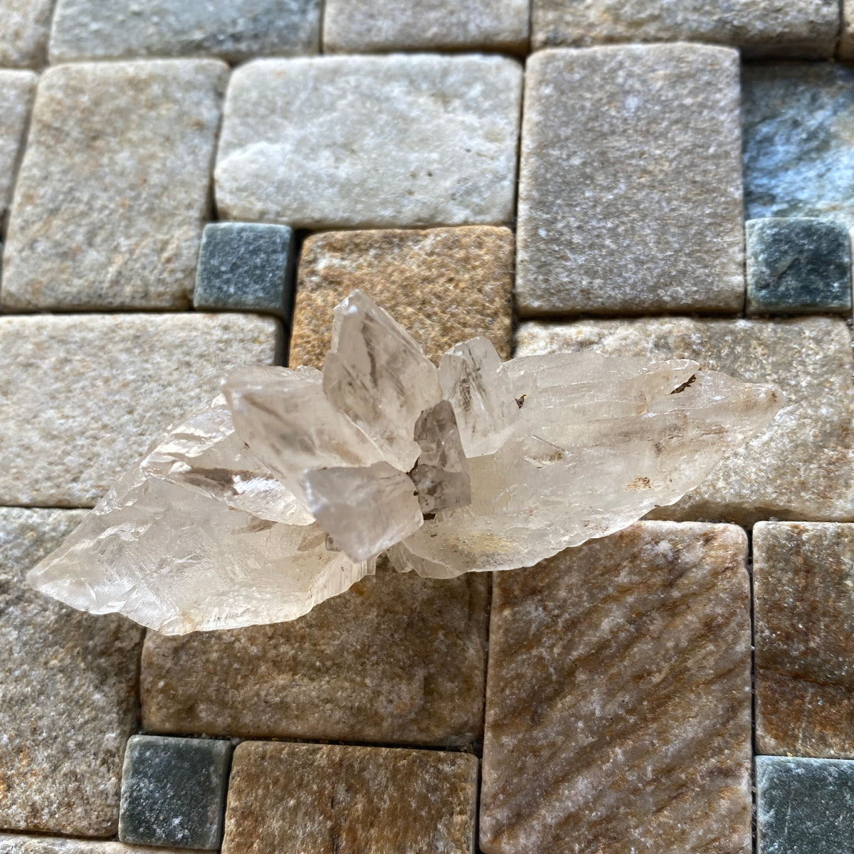 CRYSTALLINE GYPSUM : WATDEN POINT, ISLE OF SHEPPEY, KENT, ENGLAND 27g MF5391