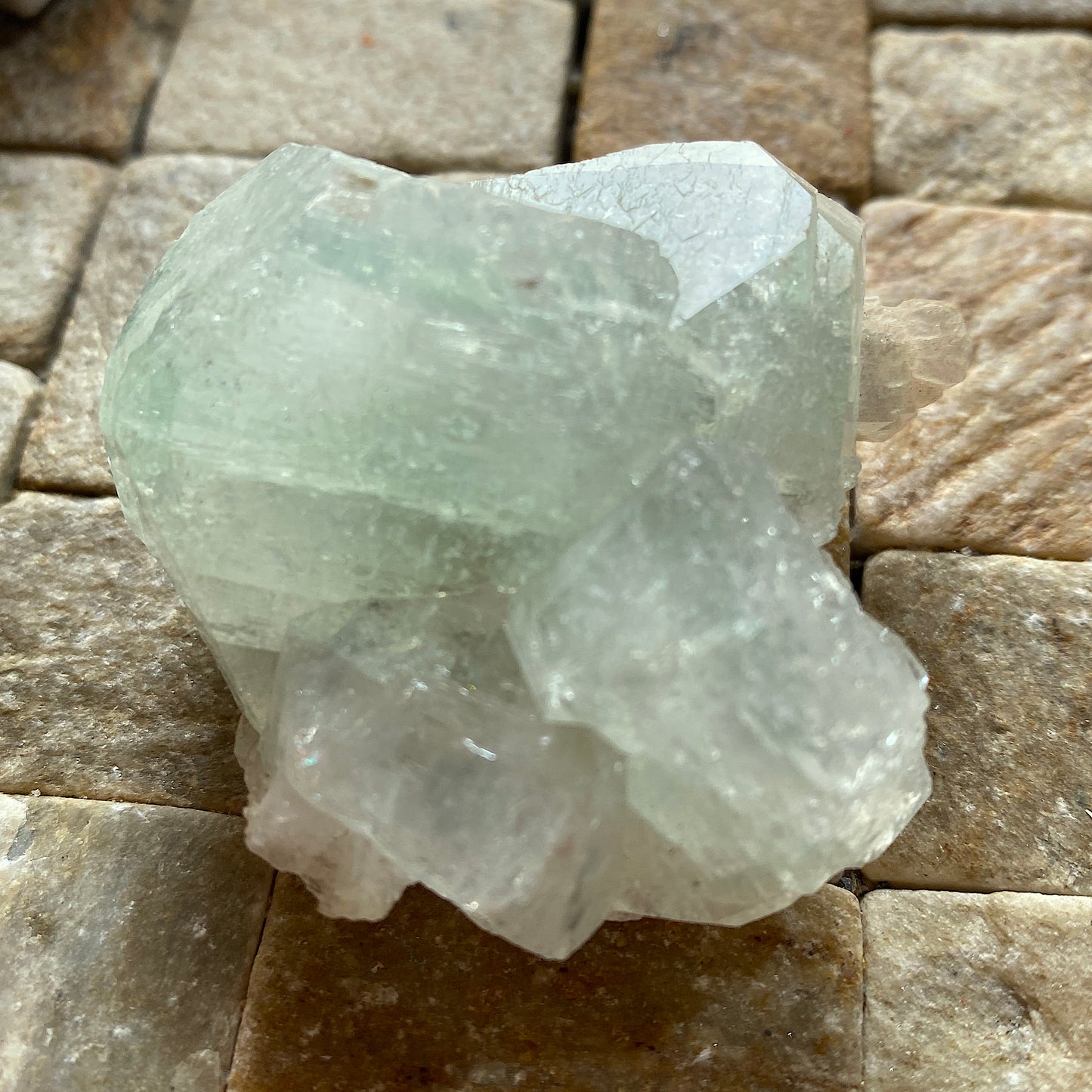 APOPHYLLITE DE LA CARRIÈRE DE PASHAN, MAHARASHTRA, INDE 60g MF806