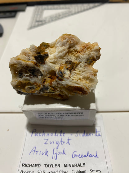 PACHNOLITE/SIDERITE [ETC] : IVIGTUT MINE, ARSUK FJORD, GREENLAND 58g MF4722