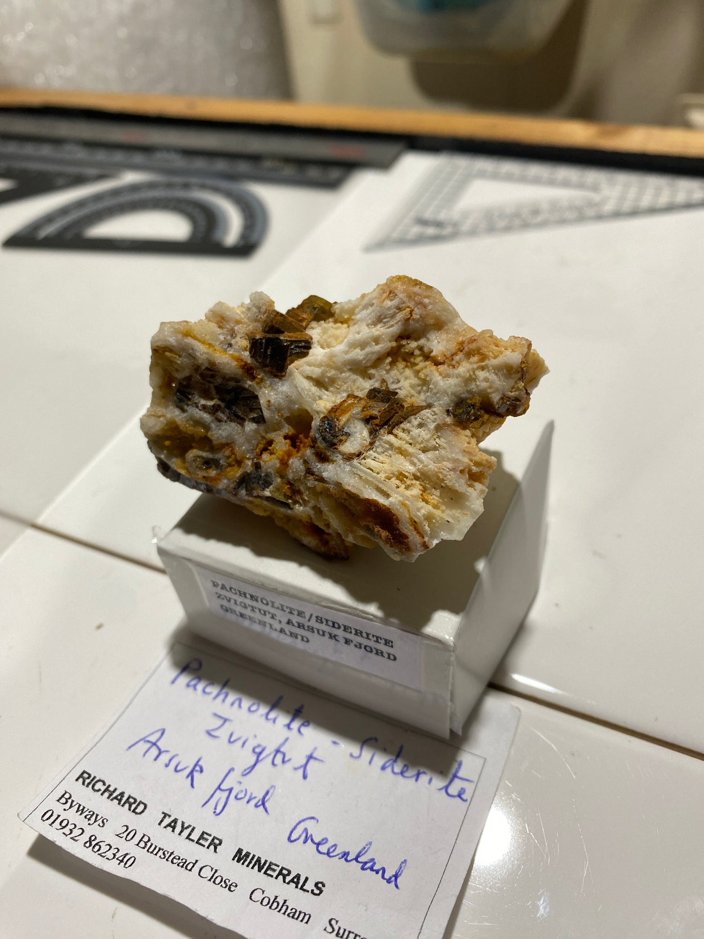 PACHNOLITE/SIDERITE [ETC] : IVIGTUT MINE, ARSUK FJORD, GREENLAND 58g MF4722