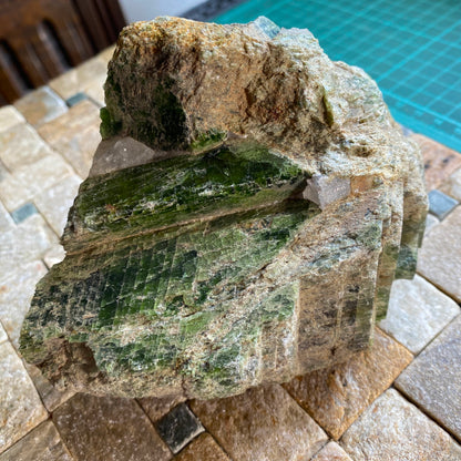 DIOPSIDE - IMPRESSIVE LAGE SPECIMEN - HUSAB MIEN, ERONGO, NAMIBIA 822g MF2097