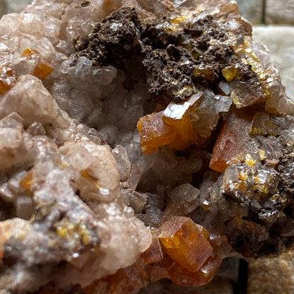 WULFENITE [ETC] - ERUPCION MINE, LPOS LAMENTOS, CHUHUAHUA, MEXICO 67g. MF823
