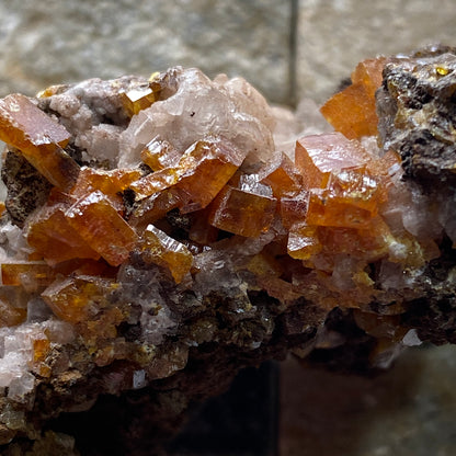 WULFENITE [ETC] - ERUPCION MINE, LPOS LAMENTOS, CHUHUAHUA, MEXICO 67g. MF823
