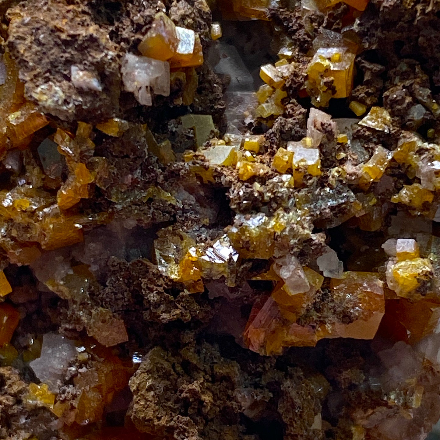 WULFENITE [ETC] - ERUPCION MINE, LPOS LAMENTOS, CHUHUAHUA, MEXICO 67g. MF823