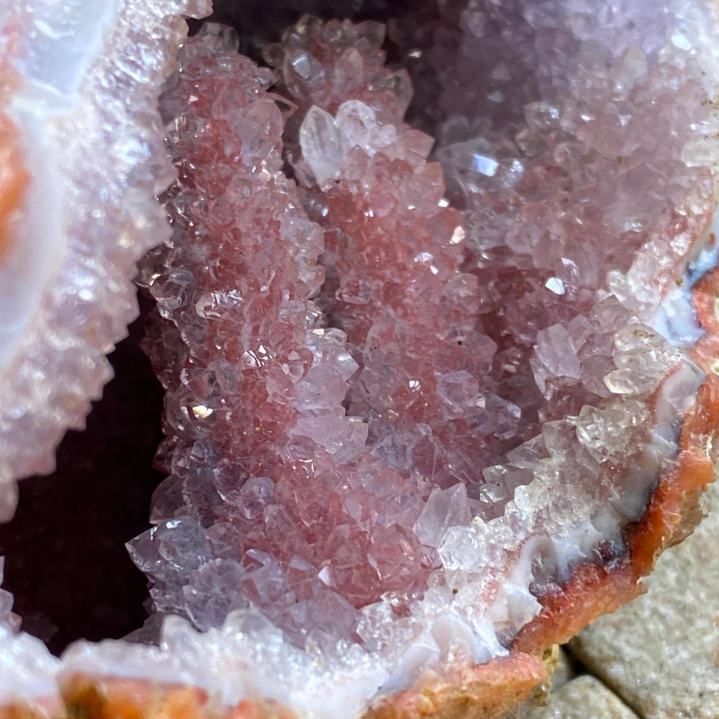 GEODE WITH ROSE QUARTZ - BEAUTIFUL SPECIMEN - BERILO BRANCO MINE, BRAZIL. 489g MF2091