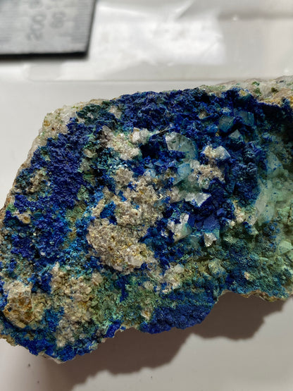 ZINCOLIVENITE /AZURITE [ETC] : DOLYHIR QUARRY, OLD RADNOR, WALES, 85g MF4725