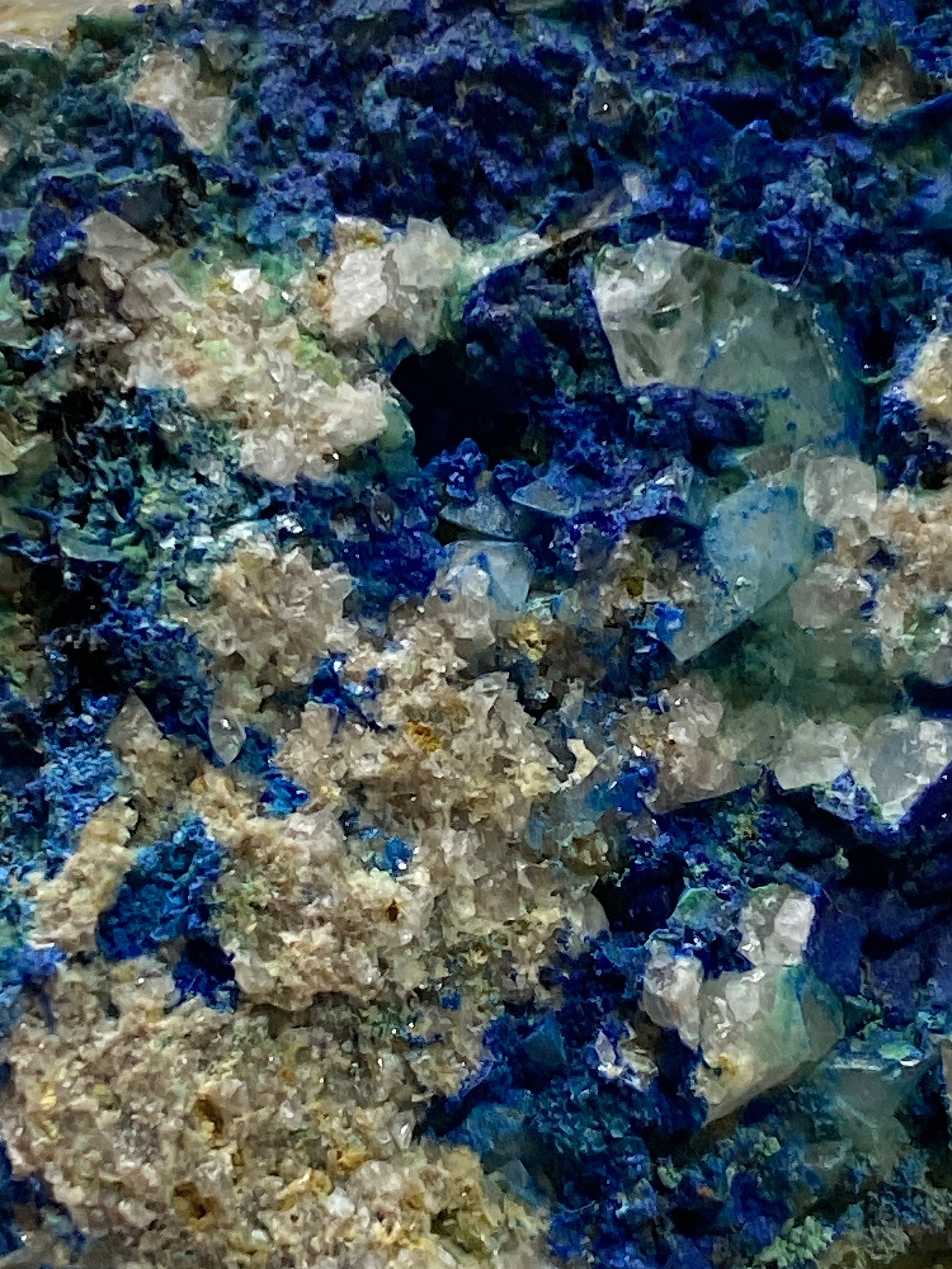 ZINCOLIVENITE /AZURITE [ETC] : DOLYHIR QUARRY, OLD RADNOR, WALES, 85g MF4725