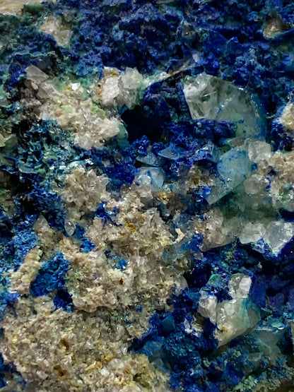 ZINCOLIVENITE /AZURITE [ETC] : DOLYHIR QUARRY, OLD RADNOR, WALES, 85g MF4725