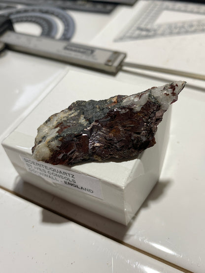 SIDERITE/QUARTZ : ST IVES CONSOLS, HIGHER STENNACK, CORNWALL. 24g MF4727