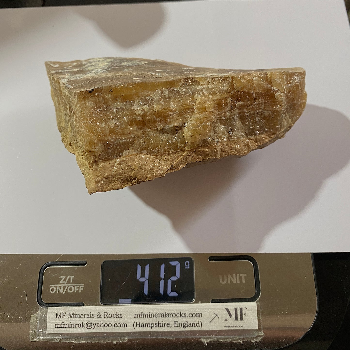 CALCITA EN BANDAS DE LA CANTERA DEL ALMIRANTAZGO, ISEL DE PORTLAND, DORSET 411g MF879