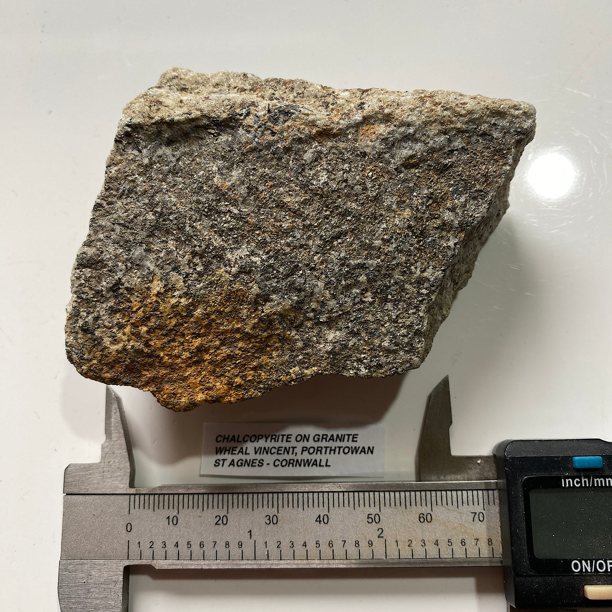 CHALCOPYRITE IN GRANITE : WHEAL VINCENT, ST AGNES, CORNWALL. 232g MF5400