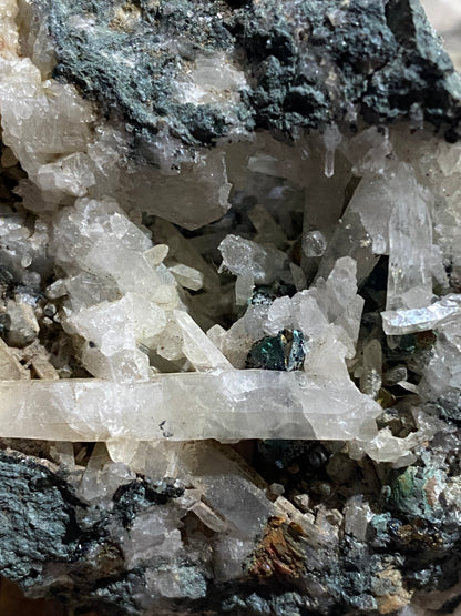 QUARTZ ETC ETC : CRADDOCK MOOR MINE, ST CLEER, CORNWALL ENGLAND. 202g MF4729