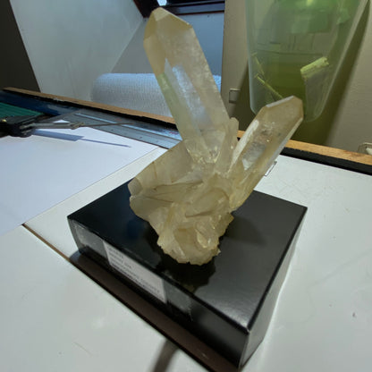 ASSEMBLAGE DE CRISTAL DE QUARTZ DU MONT IDA, ARKANSAS. 200g MF862