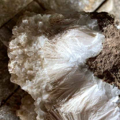 NATROLITE - BASALT QUARRY, COUNTY ANTRIM, NORTHERN IRELAND. 75g MF1970