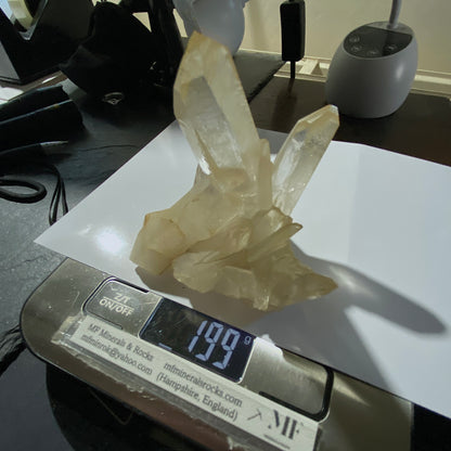 ASSEMBLAGE DE CRISTAL DE QUARTZ DU MONT IDA, ARKANSAS. 200g MF862