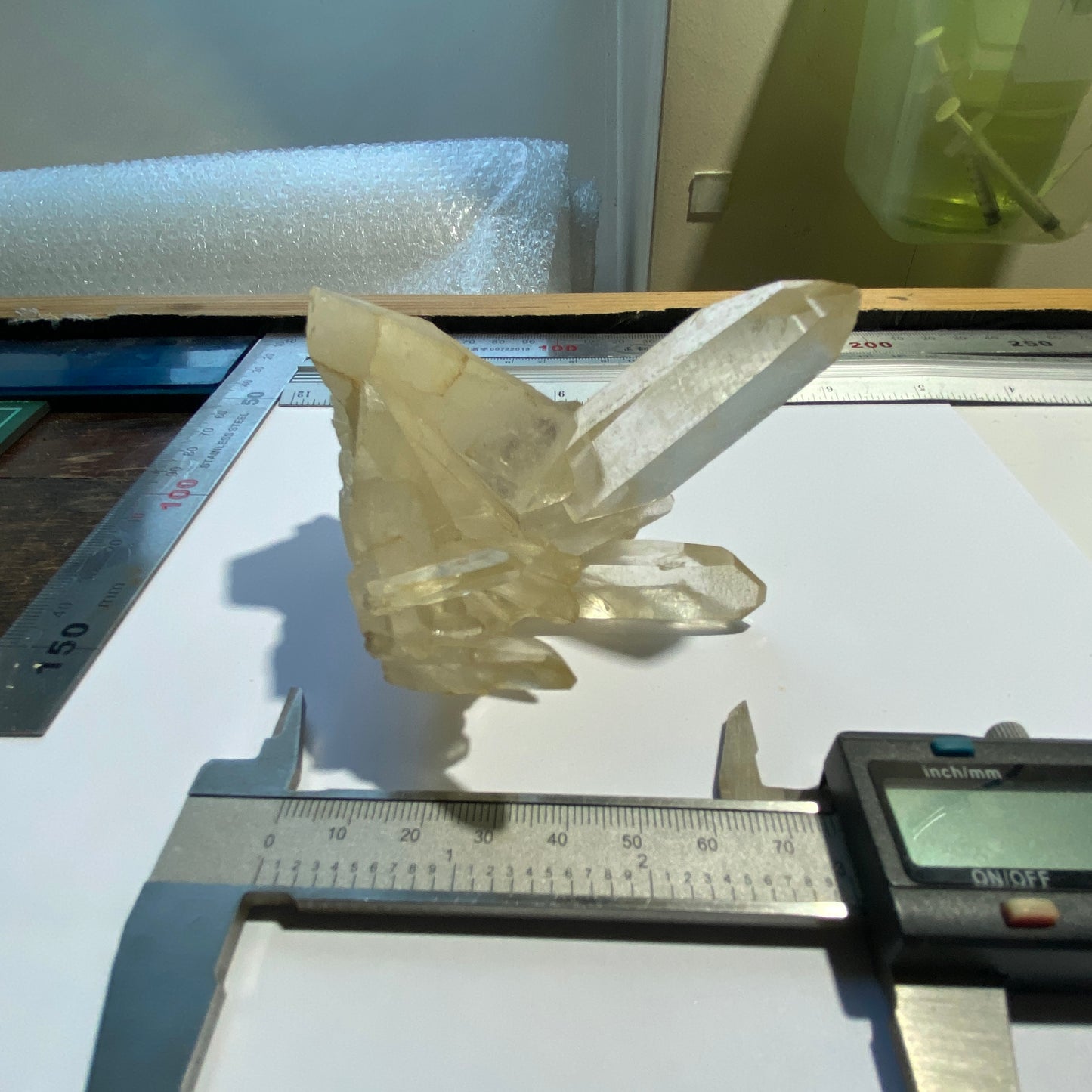 ASSEMBLAGE DE CRISTAL DE QUARTZ DU MONT IDA, ARKANSAS. 200g MF862