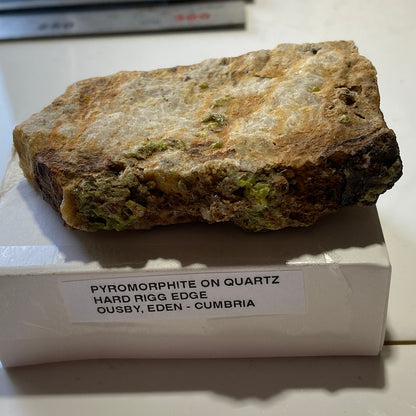 PYROMORPHITE ON QUARTZ : HARD RIGG EDGE, OUSBY, EDEN, CUMBRIA 102g MF5402