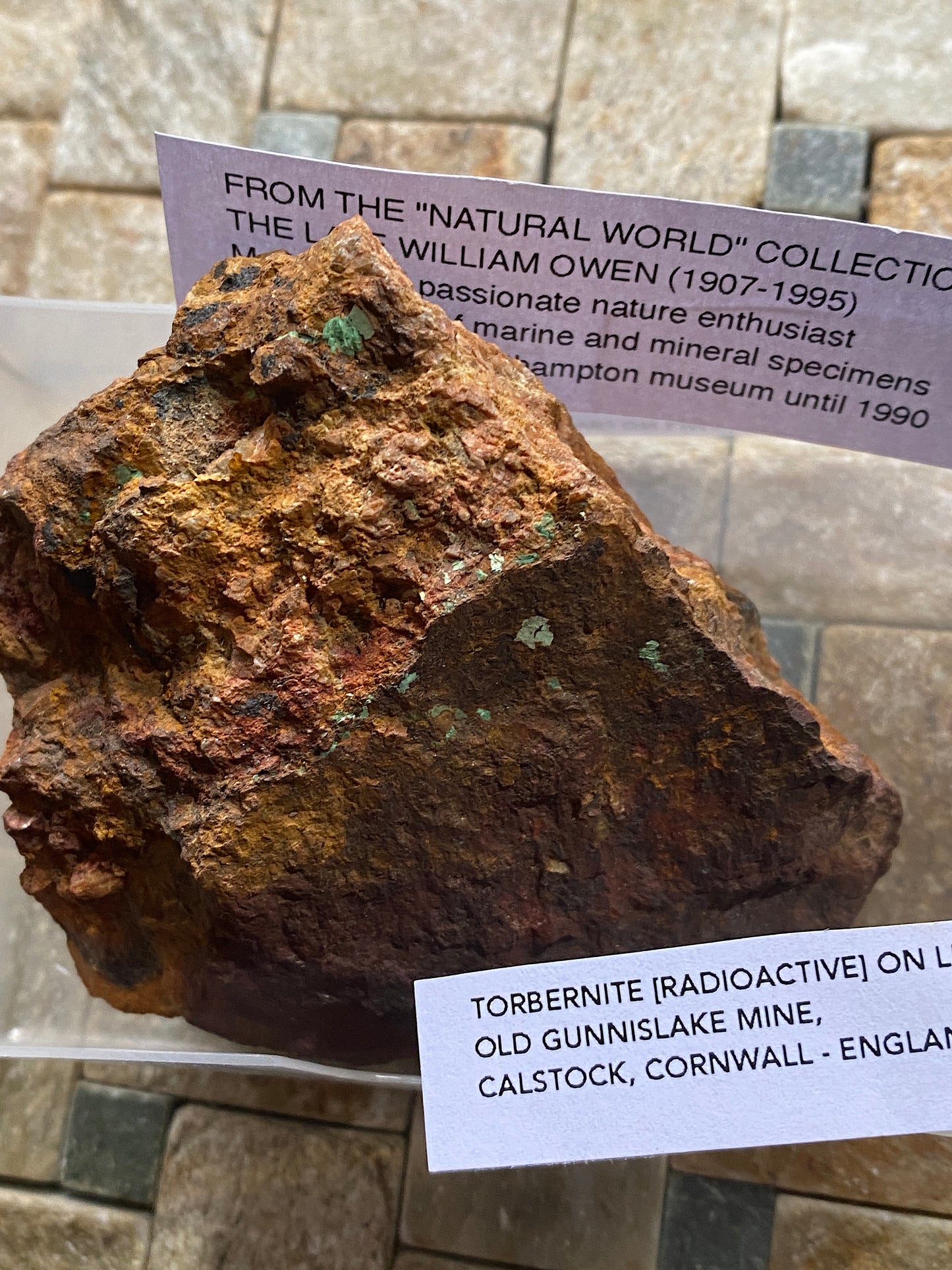 TORBERNITE CRYSTALS [RADIOACTIVE] ON LIMONITE  : OLD GUNNISLAKE MINE, CORNWALL  213g MF4732