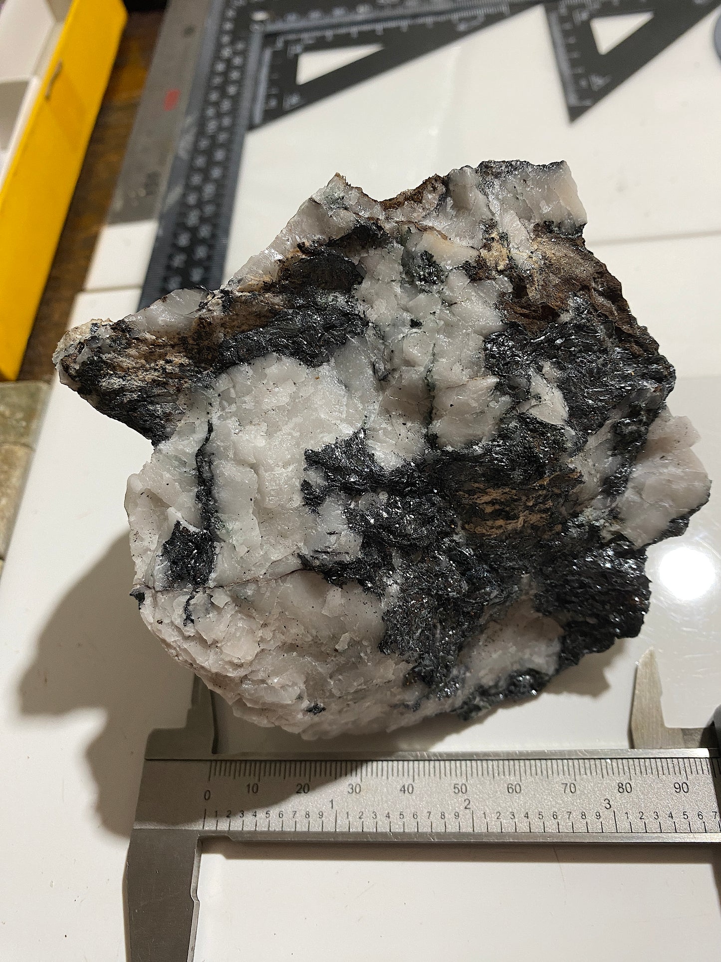 SPECULARITE [MICACEOUS HEMATITE] : DUNKELD QUARRY, PERTHSHIRE, SCOTLAND 725g MF4800