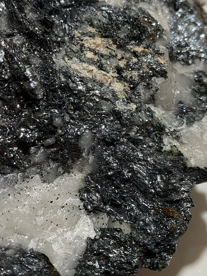 SPECULARITE [MICACEOUS HEMATITE] : DUNKELD QUARRY, PERTHSHIRE, SCOTLAND 725g MF4800