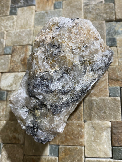 GRAPHITE IN QUARTZ : TOM A MHEIN, STRATHFARRER, SCOTLAND 497g MF4801