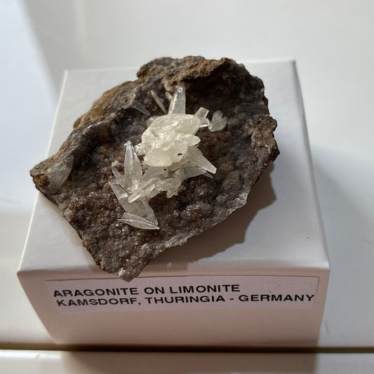ARAGONITE ON LIMESTONE : KAMSDORF, THURINGIA, GERMANY. 14g. MF5407