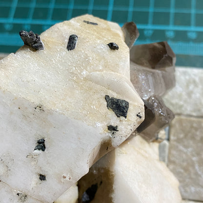 MICROCLINE WITH SMOKE QUARTZ &AEGIRINE LOVELY PIECE FROM MALAWI 286g MF813