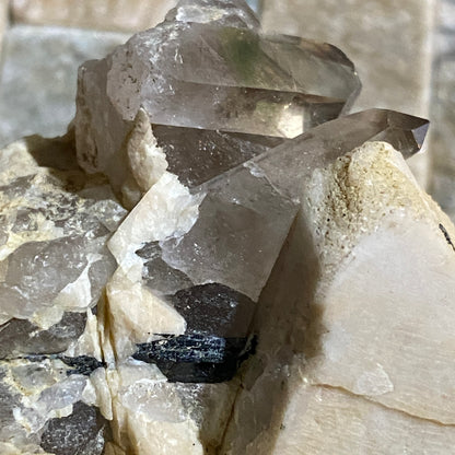 MICROCLINE WITH SMOKE QUARTZ &AEGIRINE LOVELY PIECE FROM MALAWI 286g MF813