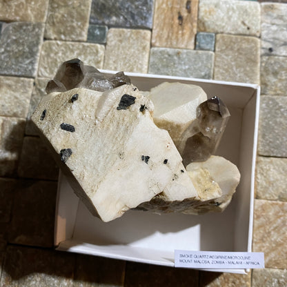 MICROCLINE WITH SMOKE QUARTZ &AEGIRINE LOVELY PIECE FROM MALAWI 286g MF813