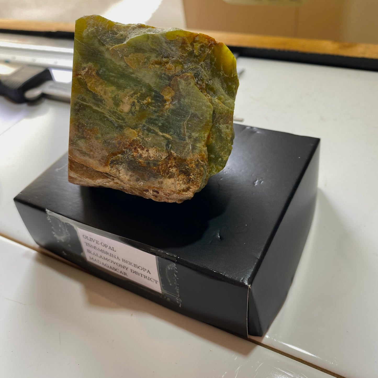 OPAL :  OLIVE VARIETY - TANAMARINA BEKISOPA, IKALAMOVONY, MADAGASCAR  275g MF886