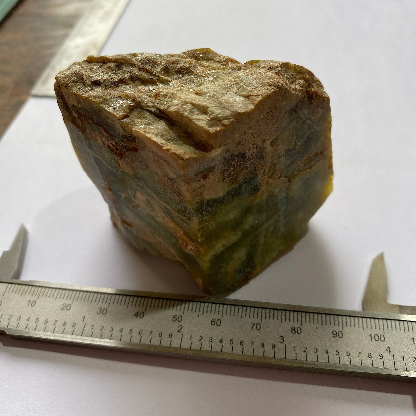 OPAL :  OLIVE VARIETY - TANAMARINA BEKISOPA, IKALAMOVONY, MADAGASCAR  275g MF886