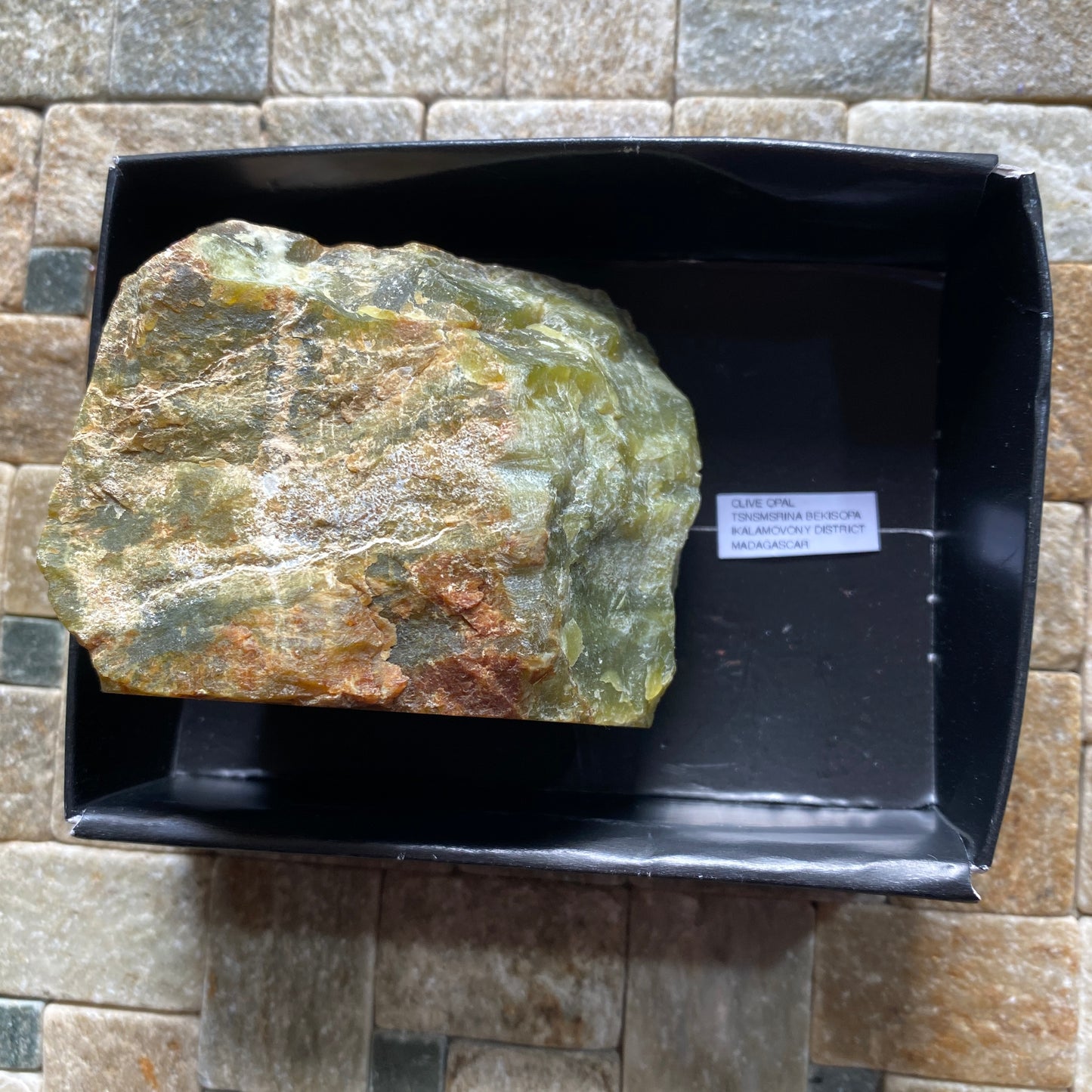 OPAL :  OLIVE VARIETY - TANAMARINA BEKISOPA, IKALAMOVONY, MADAGASCAR  275g MF886