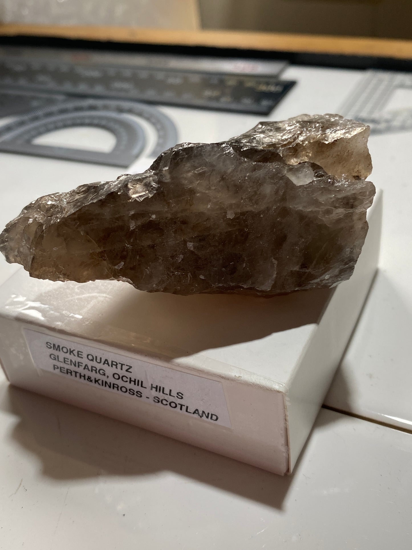 SMOKE QUARTZ : GLENFARG, OCHIL HILLS, PERTH&KINROSS, SCOTLAND 150g MF4806