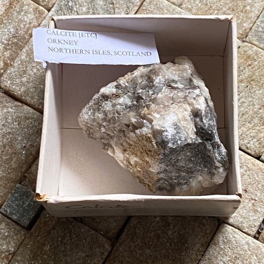 CALCITE ETC - ORKNEY, NORTHERN ISLANDS, SCOTLAND  54g MF1982