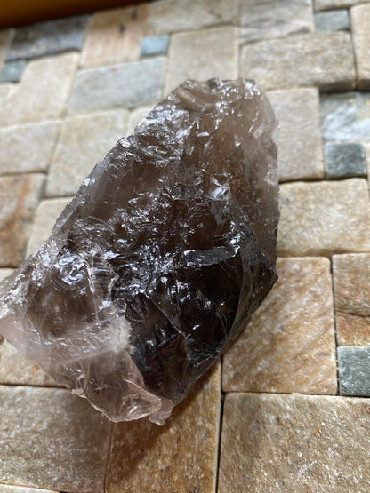 SMOKE QUARTZ : GLENFARG, OCHIL HILLS, PERTH&KINROSS, SCOTLAND 150g MF4806