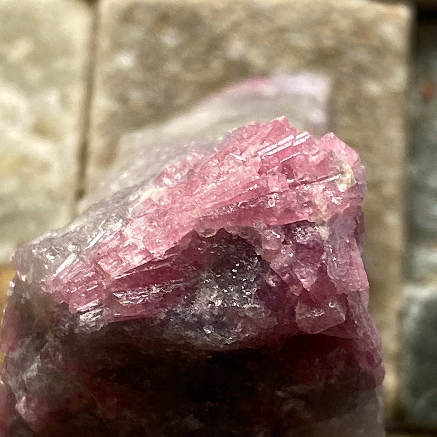TOURMALINE ÉLABAÏTE [RUBELLITE] DE LA MINE HIMALAYA, CALIFORNIE 36g MF877