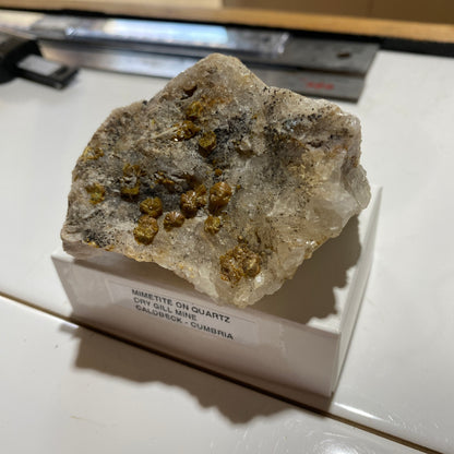 MIMETITE ON QUARTZ : DRY GILL MINE, CALDBECK, ALLERDALE, CUMBRIA  174g MF5414